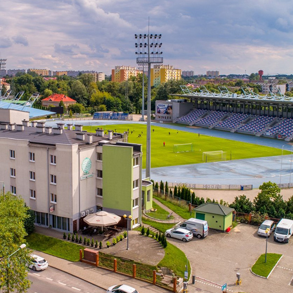 Budynek dawnego hotelu Gromada przy ul. Narutowicza 9 w centrum Radomia – obecnie Nova Hotel